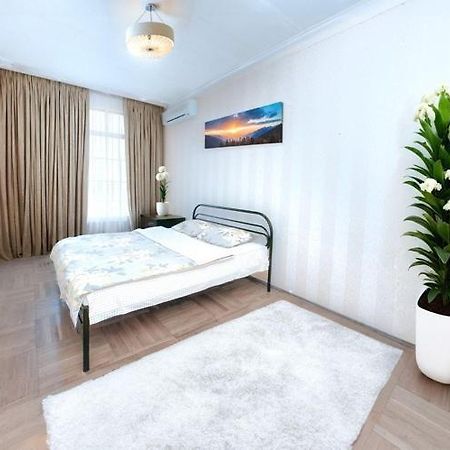 Цум Пассаж Яворницького 55 Dnipro Exterior foto